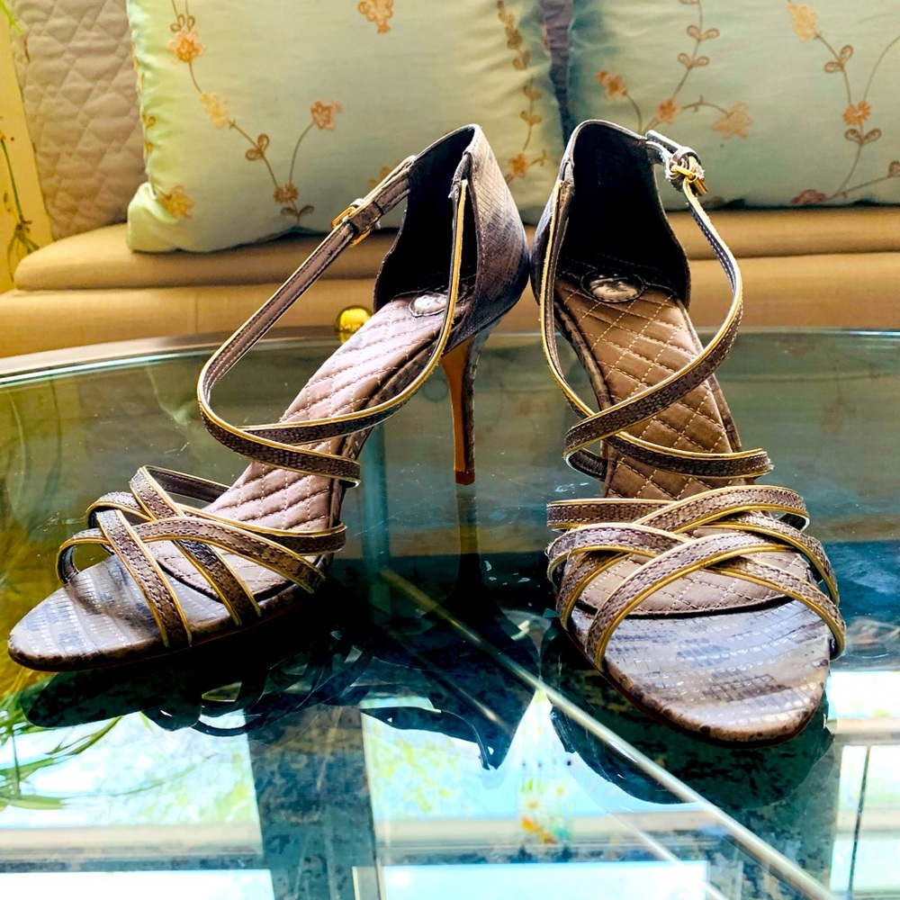✨Tory Burch✨ Gray & Metallic Gold Trim Snakeskin Leather Cross Strap Stiletto